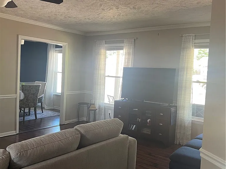 1526 Trevino Dr — Photo 6