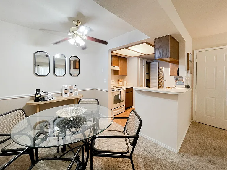 Greenbriar Apartments — Photo 7