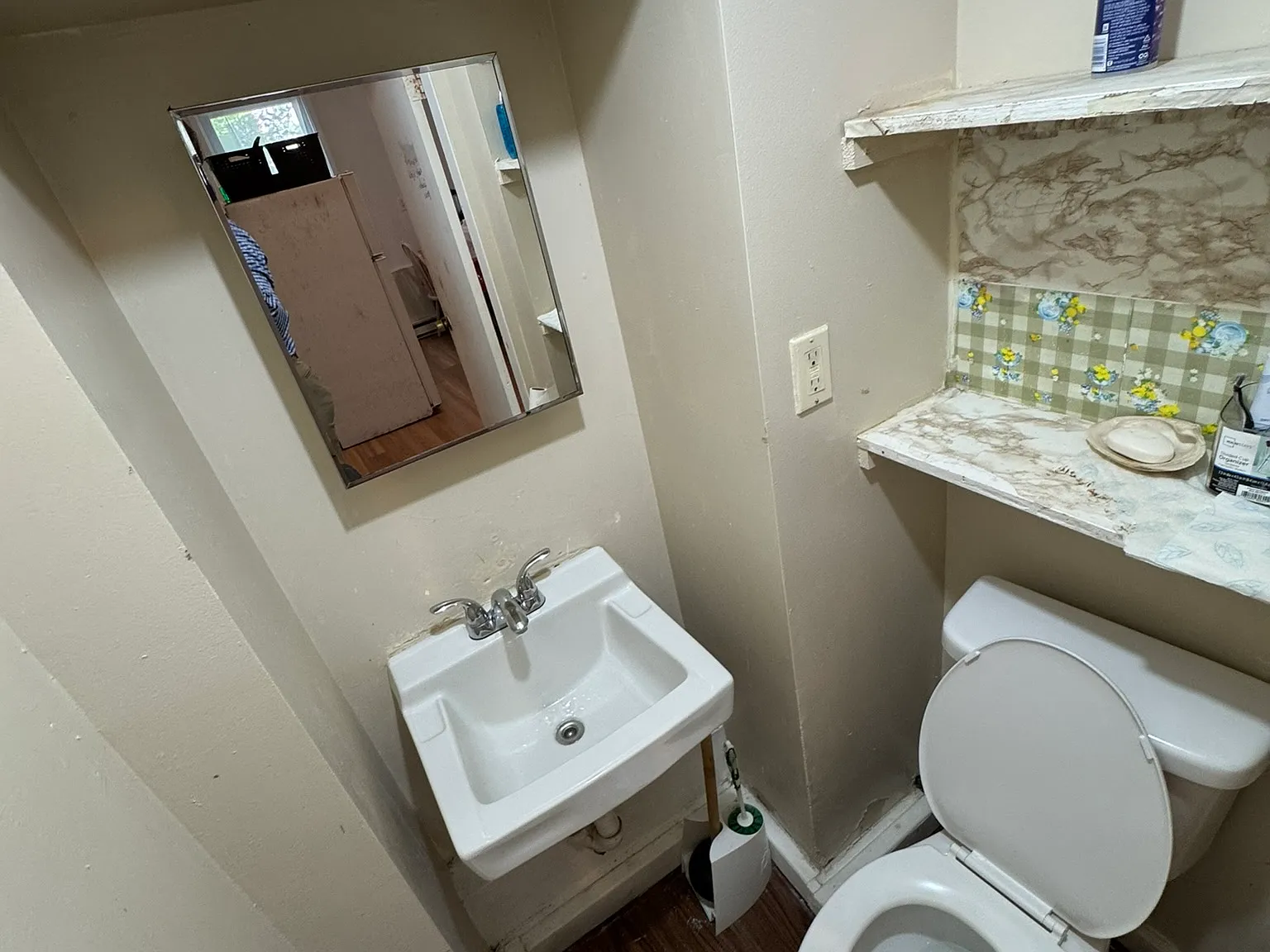 3 bed, 650 sqft, $2,400 — Photo 3