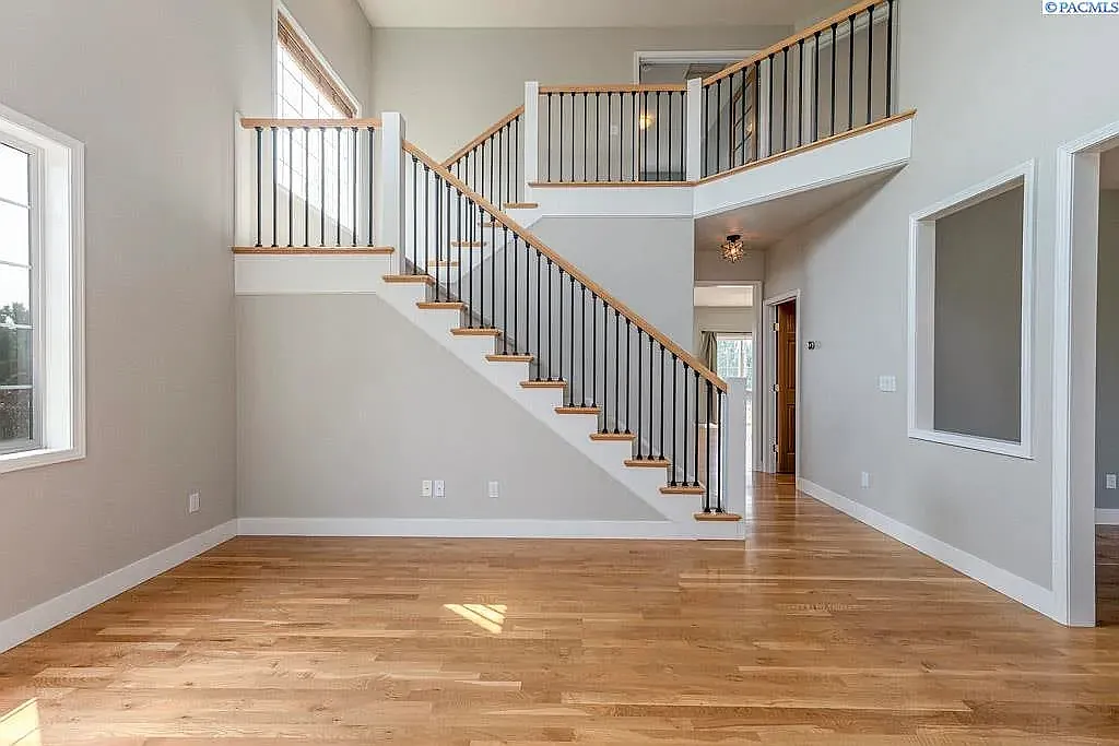 1715 NW Nicole Ct — Photo 3