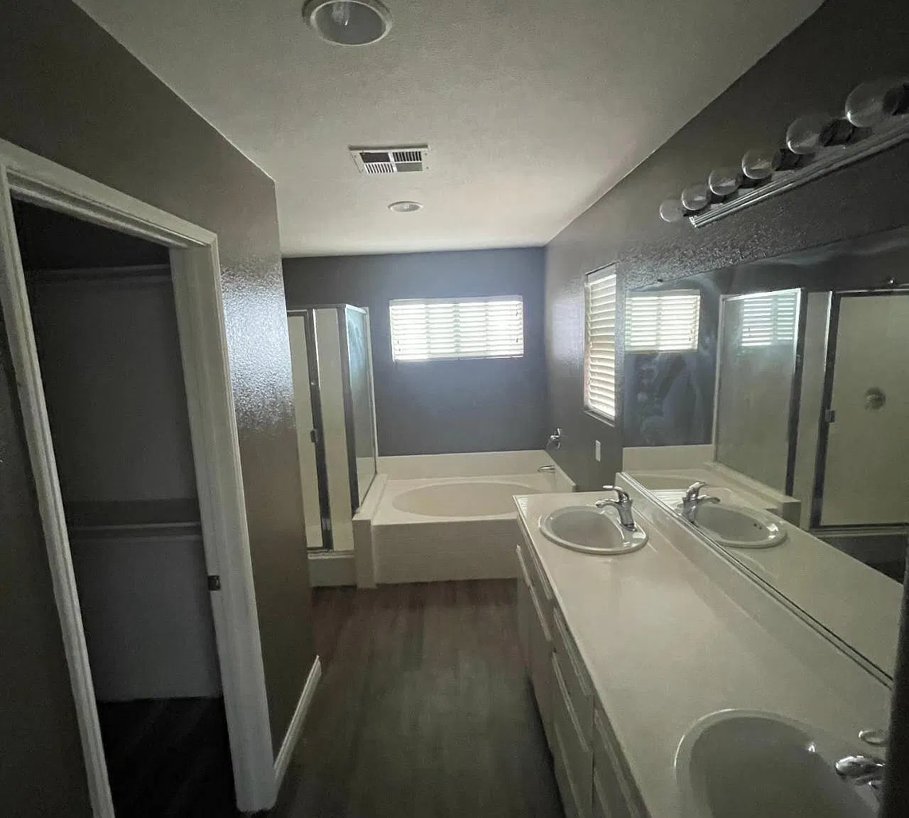 5 bed, 2788 sqft, $2,950 — Photo 2