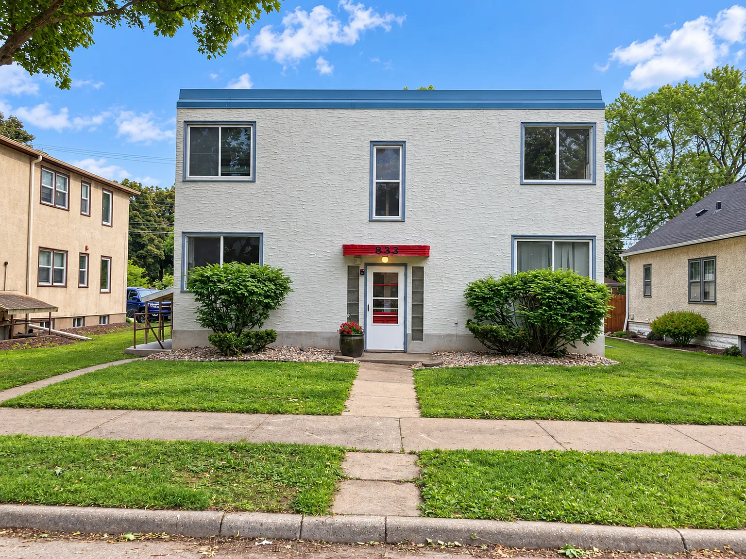 Stunning 5-Unit Building off of Randolph! Parking, Laundry, Storage Units Available. Pet Friendly — Photo 2