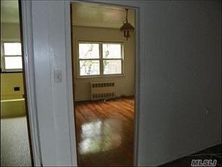 3rd image of 14619 Brookville Blvd