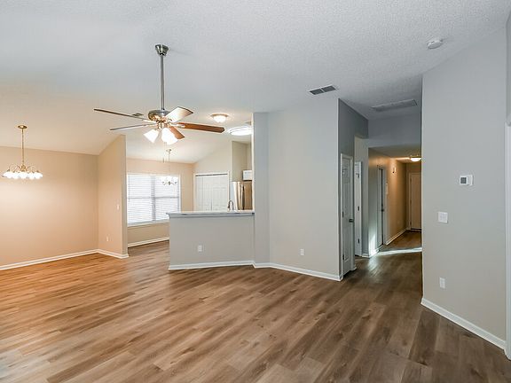 4th image of 2712 Secret Harbor Dr