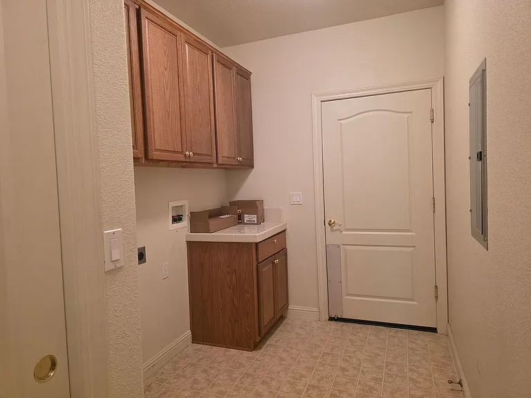 1458 Cardiff Dr — Photo 21