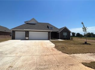 1204 Camerino St, Tontitown, AR 72762