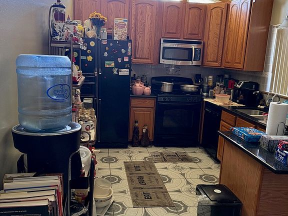 5th image of 15332 Irving Ave