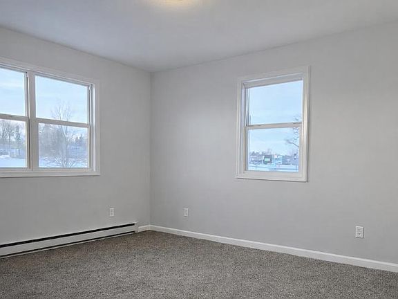 4th image of 114 Lake Ave S APT 18
