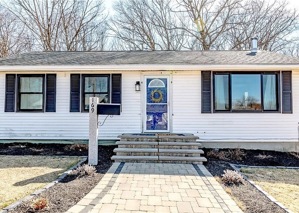 169 Morin St, Woonsocket, RI 02895 Zillow