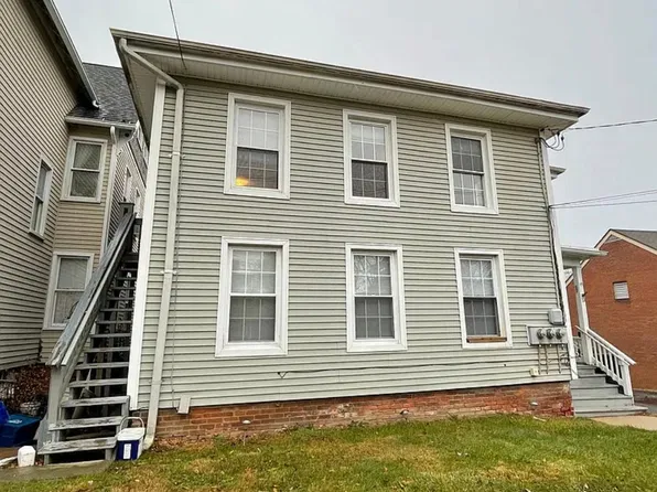 33 Rogers St #A, Branford, CT 06405