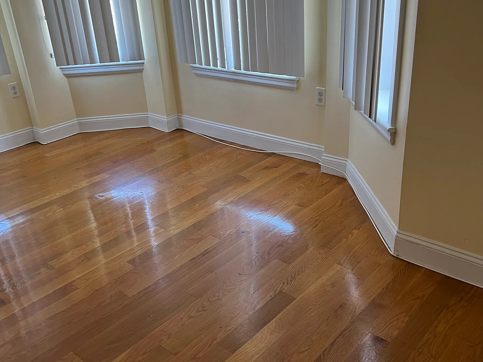 3 bed, 700 sqft, $4,000 — Photo 2