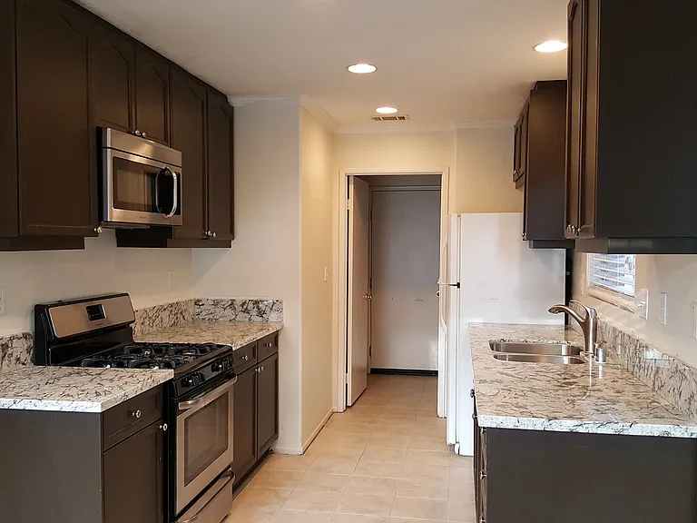 14452 Arbor Ln — Photo 8