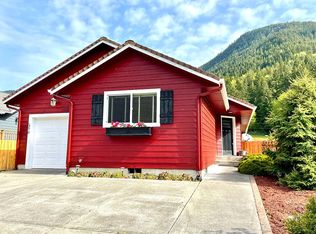 370 Maple Grove Rd, Port Angeles, WA 98363