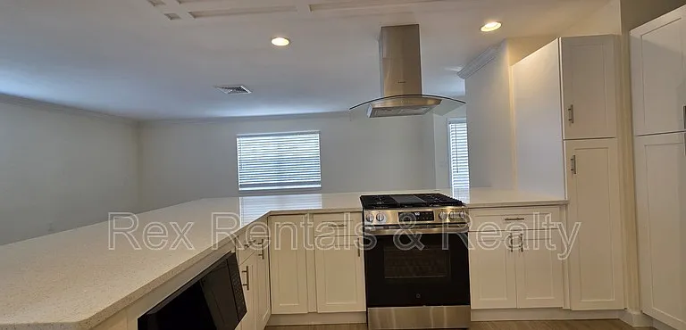4095 14th St NE — Photo 20