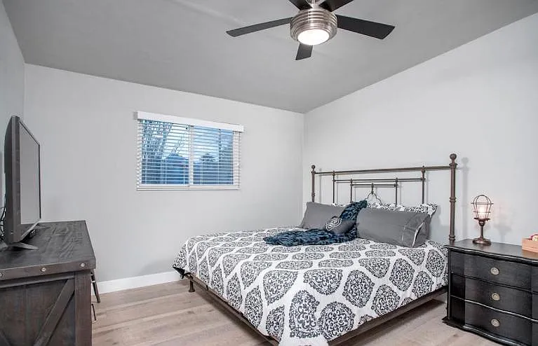 7508 E Highland Ave — Photo 7