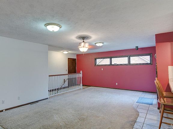 4th image of 2412 Melrose Ln
