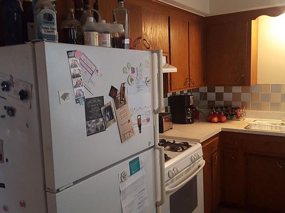 5th image of 411 Knox Ave N
