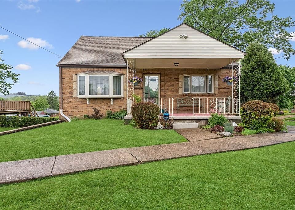 1st image of 223 E Patty Ln