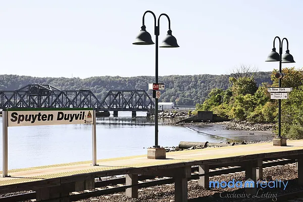 Sold by Moda Realty | media 38