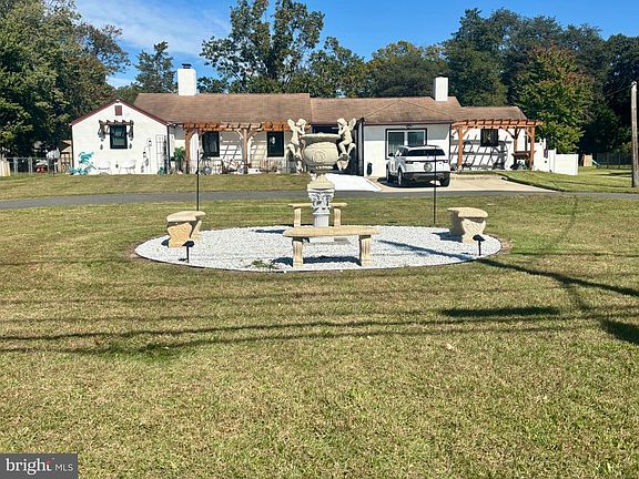 2nd image of 233 W Landing Rd