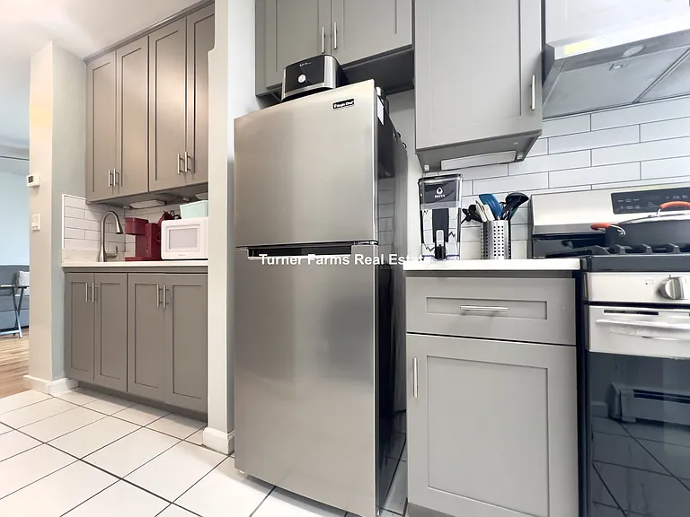 29 Lambert St #1L — Photo 7