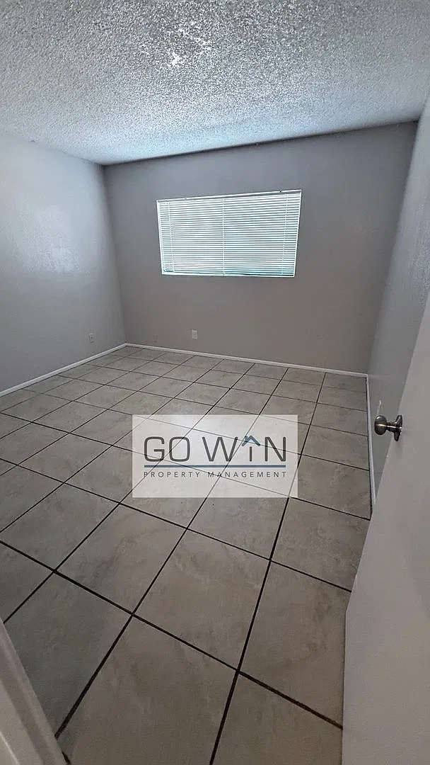 216 S Doran St — Photo 4