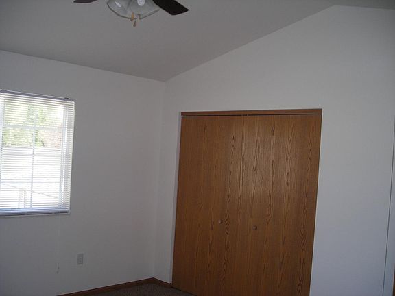 5th image of 700 Fountain View Dr