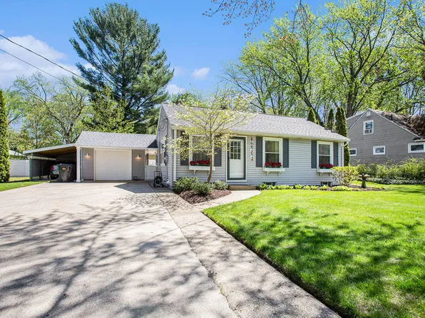 677 Whitman Ave, Holland, MI 49423