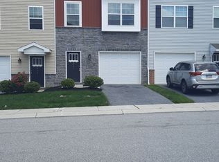 835 Schooner Ln, Mechanicsburg, PA 17050
