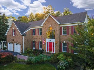 7 Rolling Ridge Ct, Mount Kisco, NY 10549