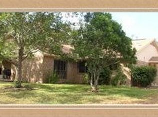 24 Edgewood Dr, Van Vleck, TX 77482