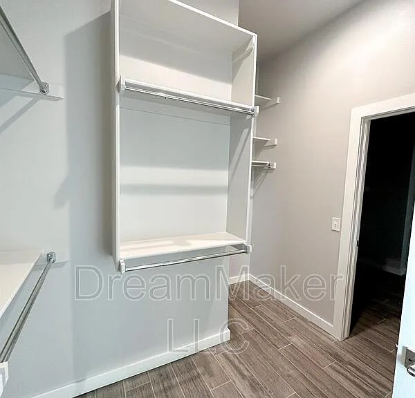 5329 E Maple Rd — Photo 4