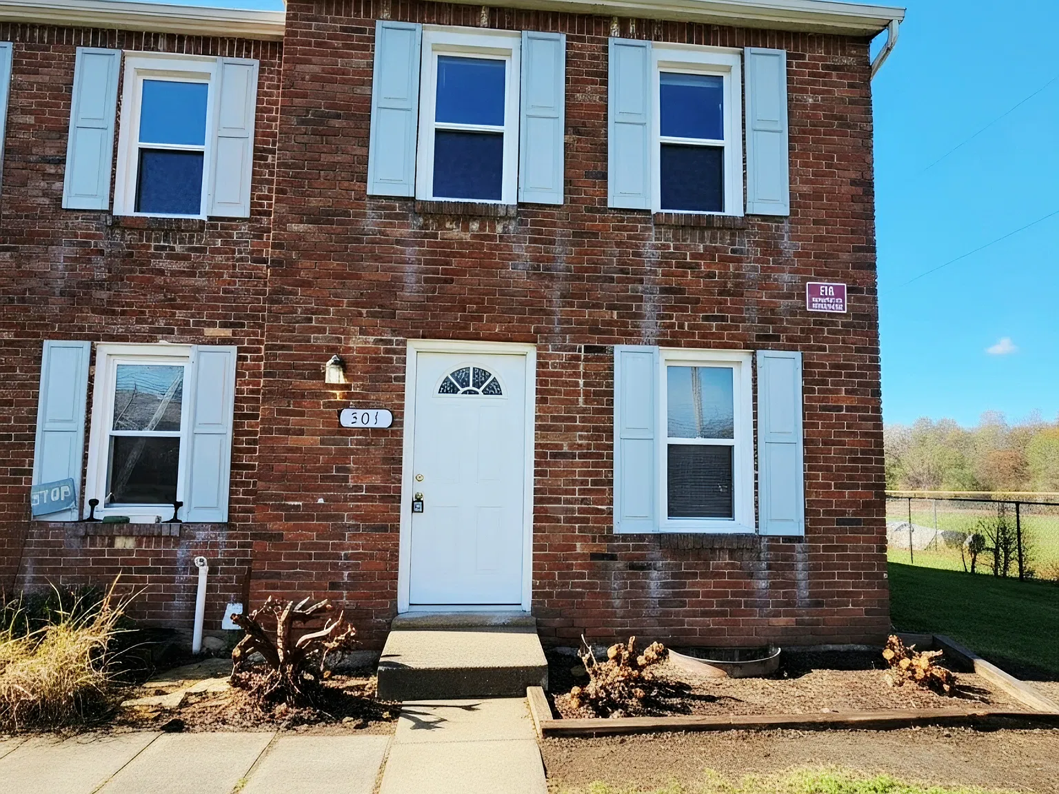 2 bed, 1.5 bath, 1460 sqft, $1,275 — Photo 2