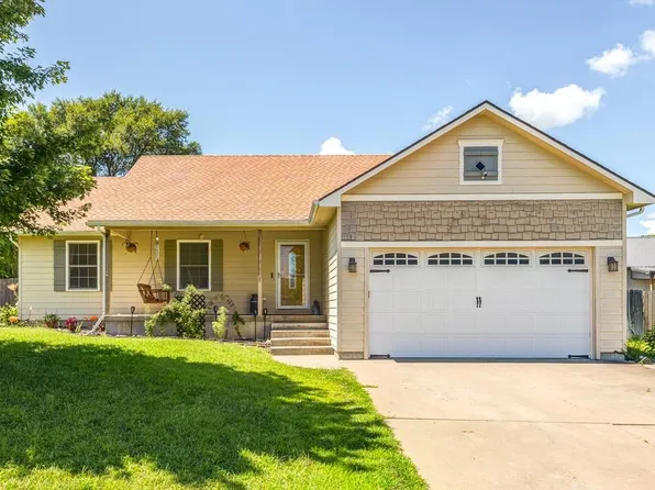 1109 Leprechaun Dr, Chapman, KS 67431