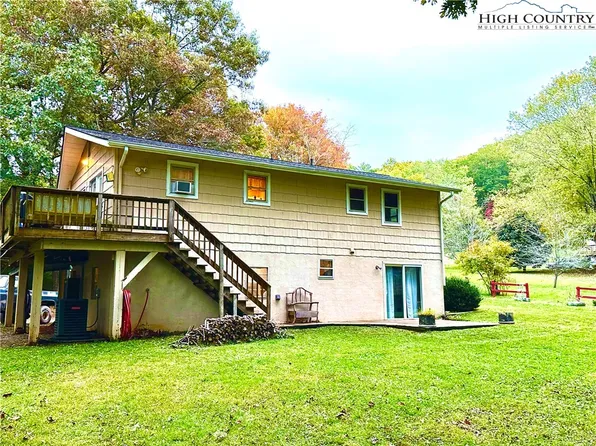 27 Garren Lane, Fairview, NC 28730