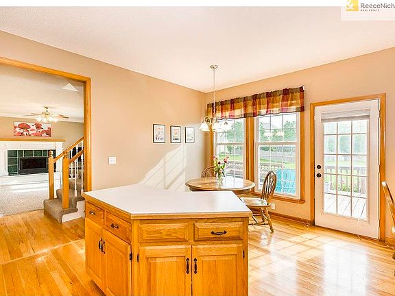 Kitchen has direct view and access to the backyard, which is ideal for entertaining and keeping an eye on kids and pets!