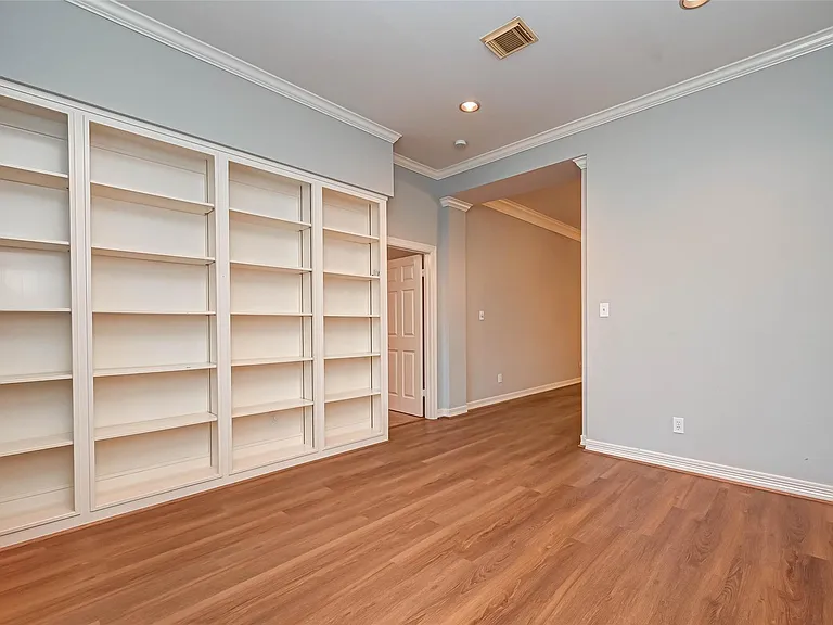 4502 Devonshire St — Photo 11