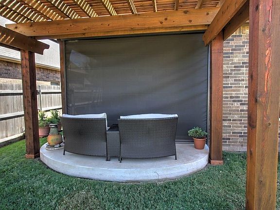 5th image of 15701 Wood Creek Ln