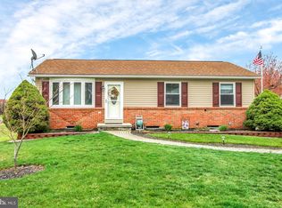3270 Grandview Rd, Hanover, PA 17331