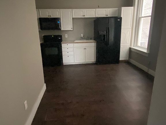3rd image of 2350 Wheeler St #1