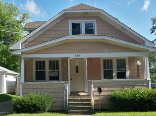 789 2nd Ave, Aurora, IL 60505