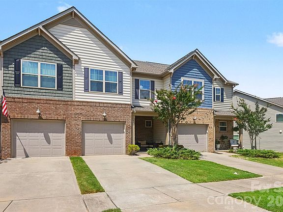 4th image of 306 Ascot Run Way
