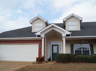 132 Springtree Dr, Brandon, MS 39042