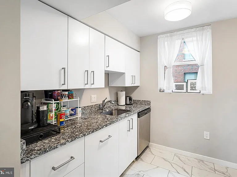 55 M St NW #202 — Photo 8