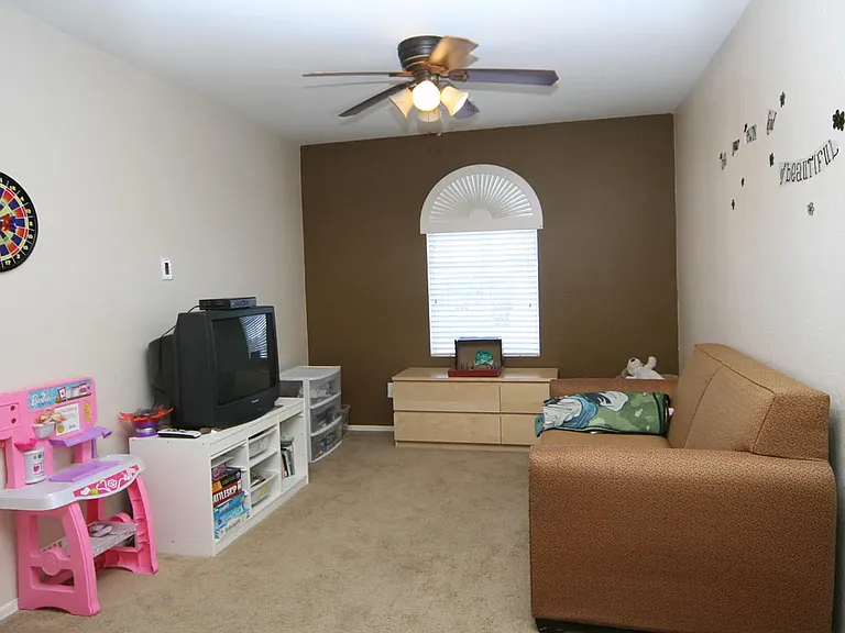 45179 W Sage Brush Dr — Photo 10