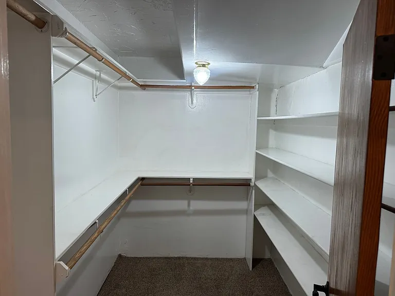 7925 Reading Ave — Photo 8