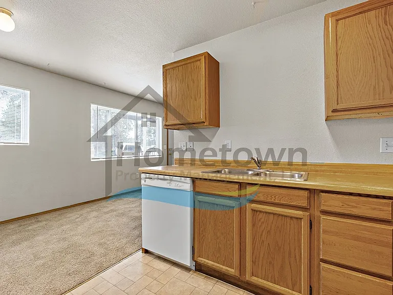 703 N Compton St — Photo 13