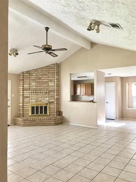3 bed, 2.0 bath, 1520 sqft, $1,850 — Photo 3