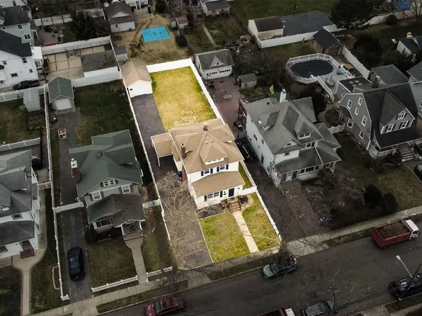 23 Garfield, East Rockaway, NY 11518