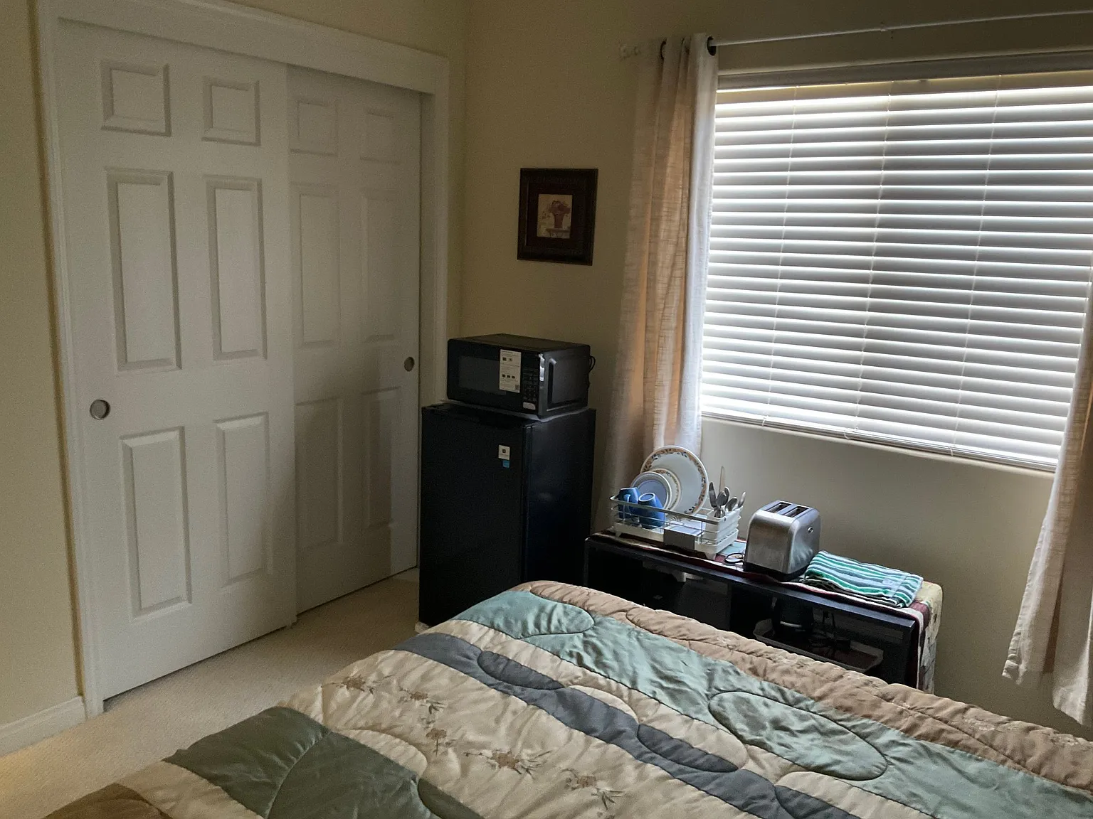 Cozy bedroom — Photo 4